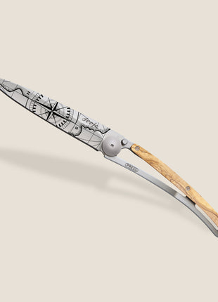 Briceag TERRA, Ultra-Light 37g, Lama din Otel Inoxidabil Z40C13, Finisaj Titan Gri, Maner din Lemn de Maslin, 9.5 cm
